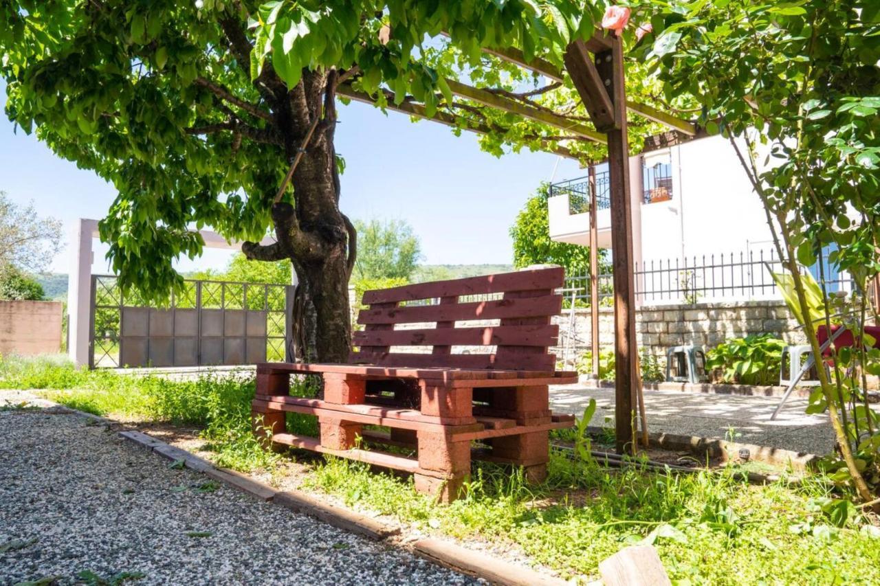 Secret Garden 76 Sq.M. Apartment Close To City Center Ioannina Exterior foto